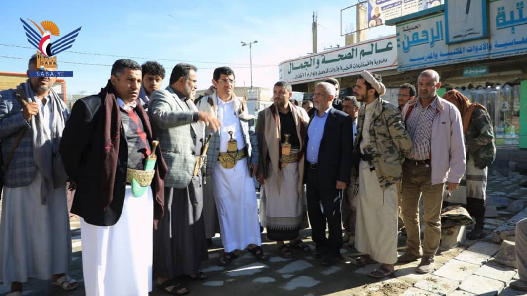 أبو لحوم يتفقد خلال زيارته لمحافظة البيضاء سير العمل في طريق ذمار - رداع