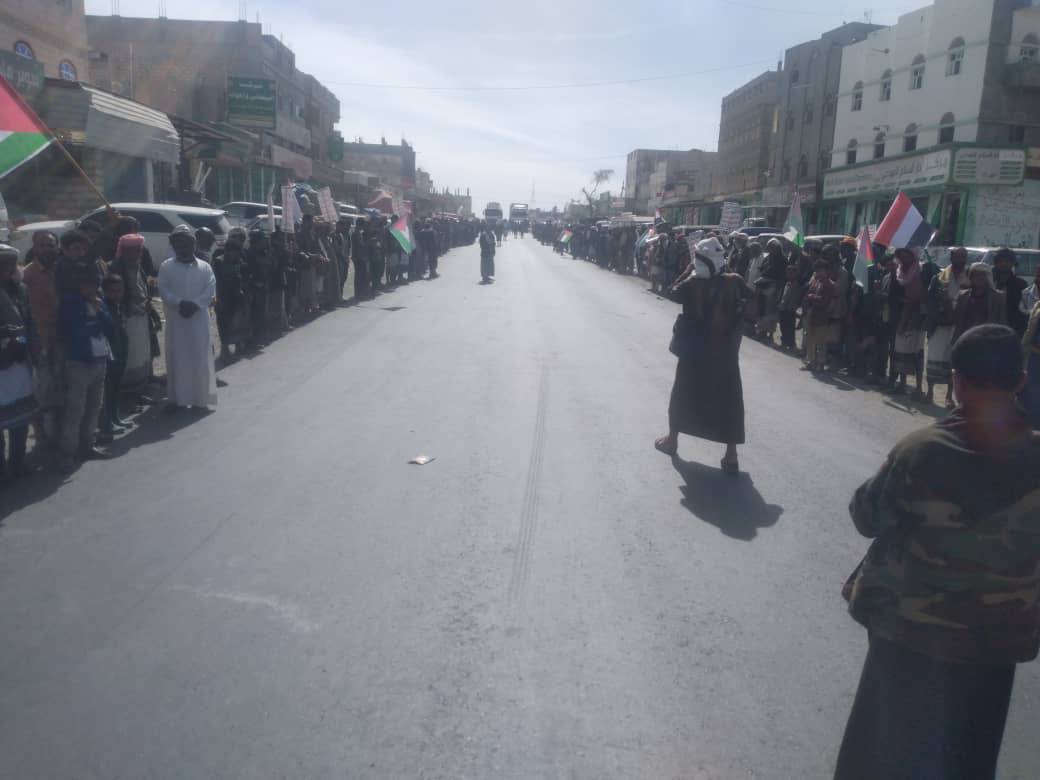البيضاء .. وقـ ـفة قـ ـبلية في مديرية الطفة بالـ ـذكرى السنوية للشـ ـهيد القـ ـائد