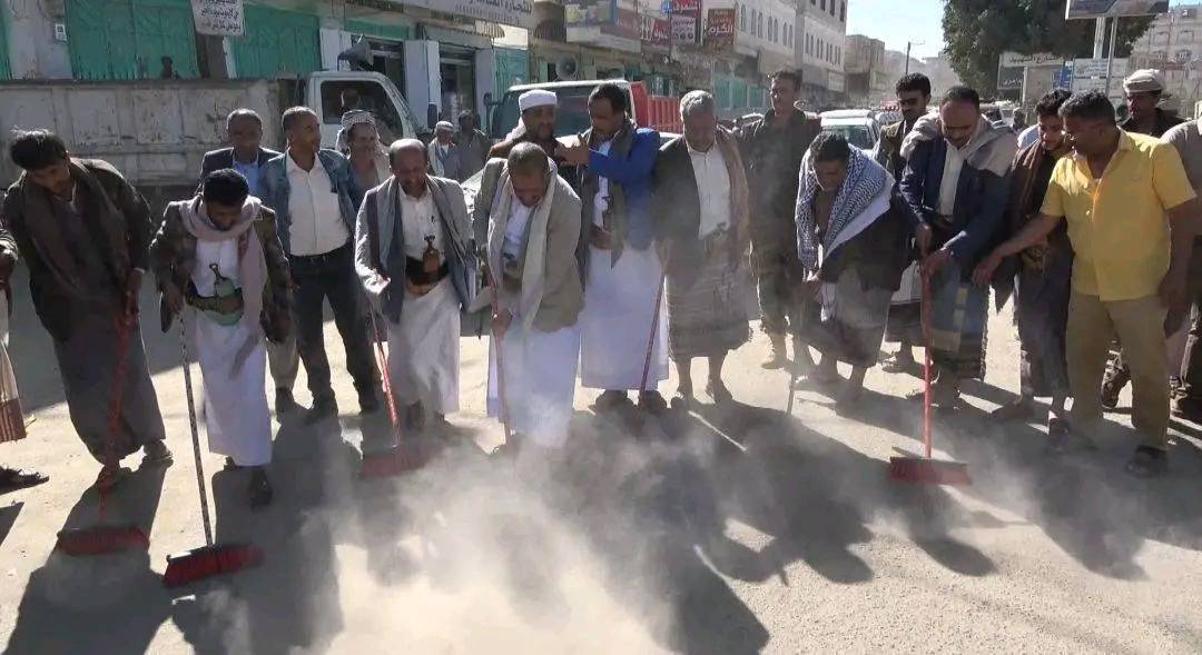 تدشين حملة نظافة في البيضاء بذكـ ـرى سنوية الشـ ـهيد القـ ـائد