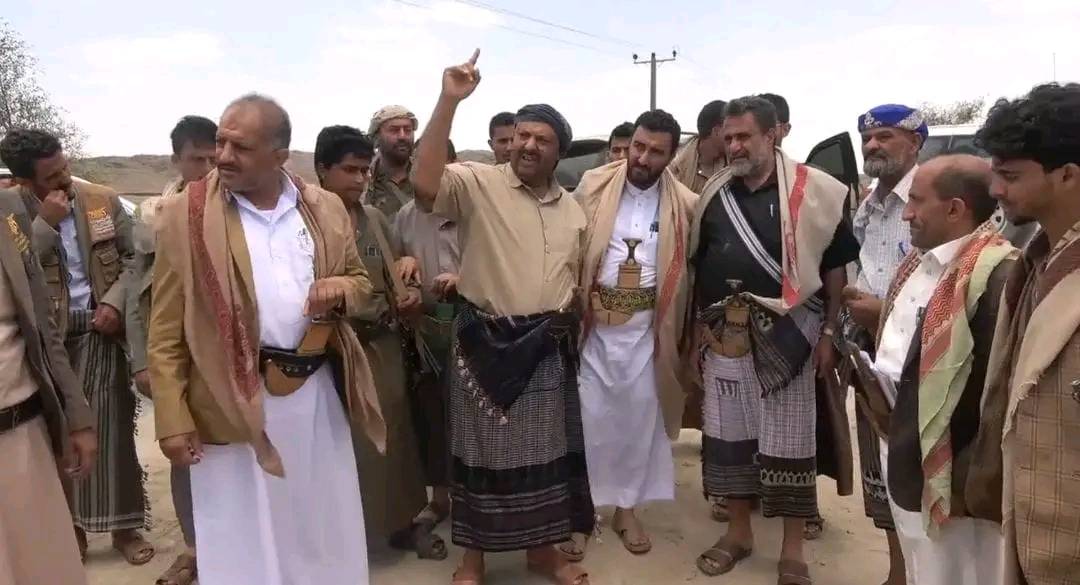 محافظ البيضاء يتفقد مشاريع المبادرات المجتمعية في مكيراس