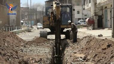 إدريس يتفقد سير العمل بمشروع شبكة الصرف الصحي بشارع الأمن بمدينة البيضاء الأحد، 18 محرم 1447هـ الموافق 13 يوليو 2025