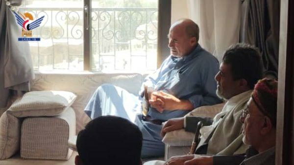 محافظ البيضاء يطمئن على صحة وكيل المحافظة الجمالي الأربعاء، 13 أغسطس 2025