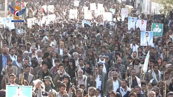 مسـ ـيرات حاشدة بالبيضاء تحت شعار "رفـ ـضاً للمـ ـؤامرة الصـ ـهيوأمريـ ـكية.. وثبـ ـاتاً مع غـ ـزة حتى النـ ـصر" الجمعة، 11 ربيع الآخر 1447هـ الموافق 03 أكتوبر 2025