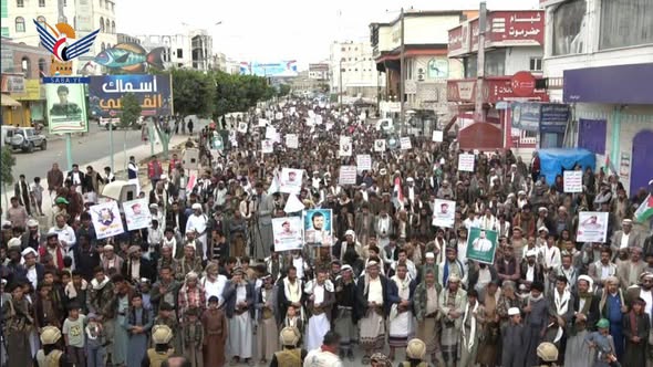 مسـ ـيرات حاشـ ـدة بالبيضاء تحت شعار "عامان من العـ ـطاء.. ووفـ ـاء لـ ـدماء الشـ ـهداء" الجمعة، 25 ربيع الآخر 1447هـ الموافق 17 أكتوبر 2025