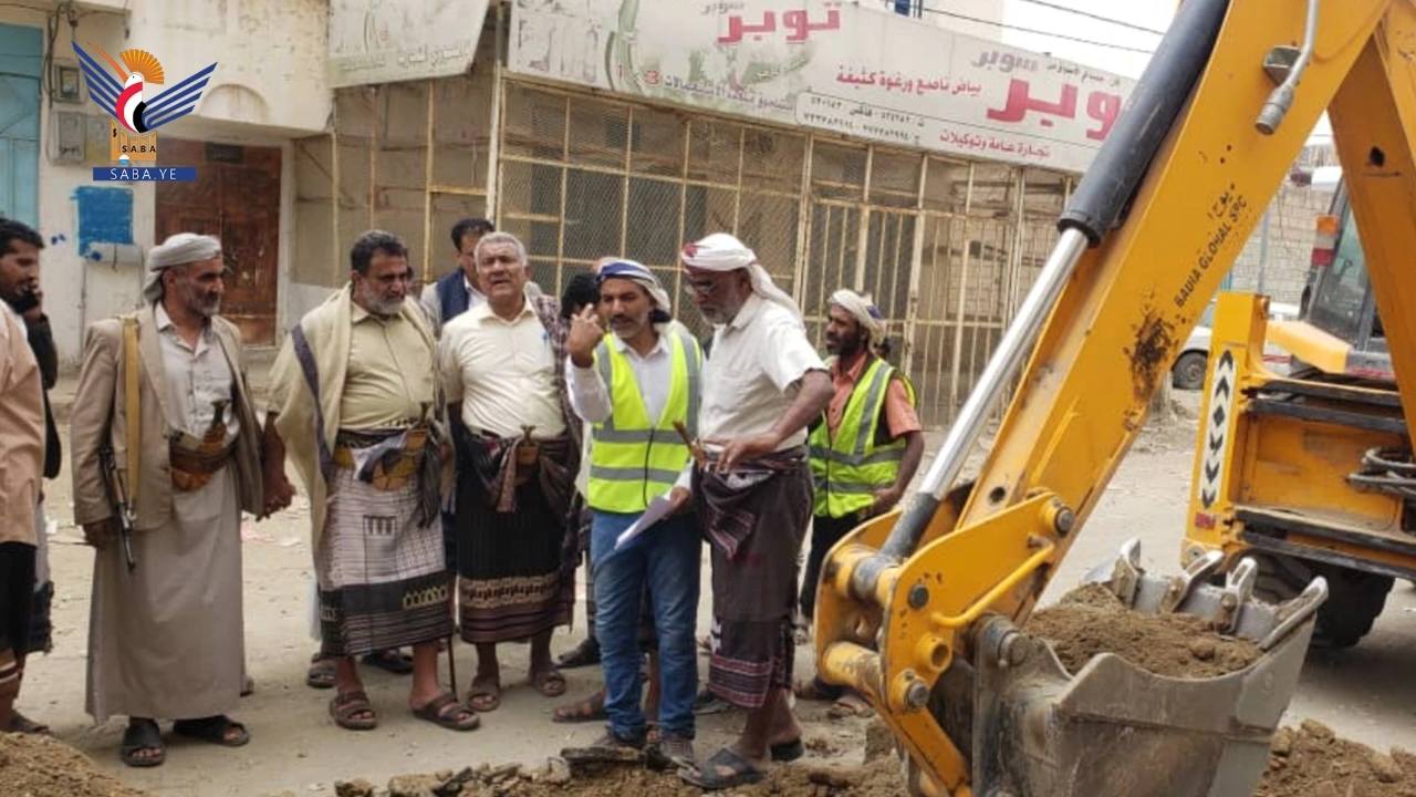 محافظ البيضاء يطلع على العمل بمشروع الرصف الحجري بالمدينة الأحد، 20 ربيع الآخر 1447هـ الموافق 12 أكتوبر 2025