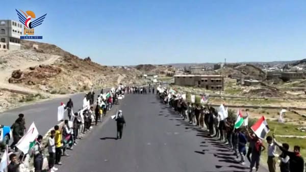 مسير لخـ ـريجي دورات طـ ـوفان الأقـ ـصى في مدينة البيضاء الثلاثاء، 15 ربيع الآخر 1447هـ الموافق 07 أكتوبر 2025