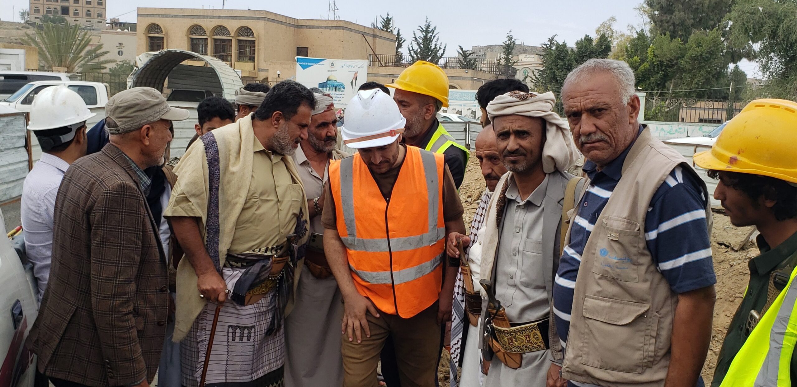 تفقد سير العمل بالمرحلة الثانية من مشروع مياه الشرب بمدينة البيضاء الأحد، 20 ربيع الآخر 1447هـ الموافق 12 أكتوبر 2025
