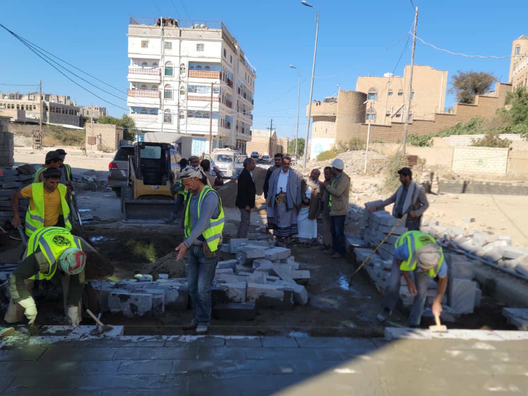 محافظ البيضاء يطلع على سير العمل في مشروع الرصف الحجري بالمدينة الأحد، 16 جمادى الآخرة 1447هـ الموافق 07 ديسمبر 2025