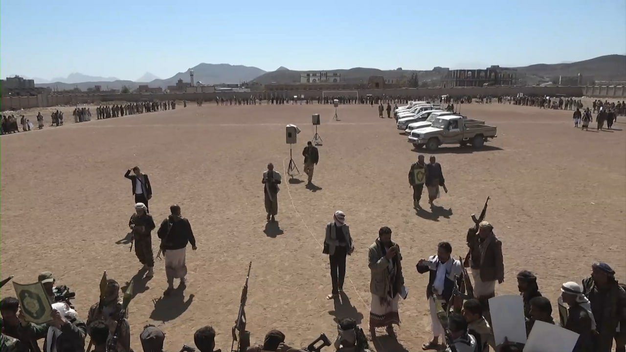 لقـ ـاء قبـ ـلي مـ ـسلح لقـ ـبائل مديرية العرش بالبيضاء اعـ ـلانا للنـ ـفير وتأيـ ـيدا لكافة قـ ـرارات قـ ـائد الثـ ـورة ازاء الأحـ ـداث المـ ـستجدة.
