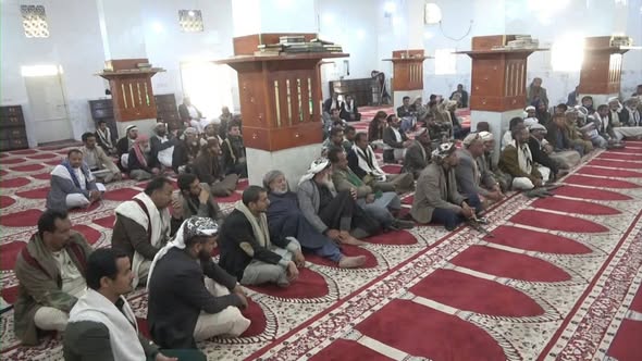 لبيضاء - لقاء مـ ـوسع للتـ ـعبئة العامة ومكتب الاوقاف والارشاد ووحدة العلماء بمربع رداع في اطار الاستعداد لاستقبال شهر رمضان المبارك وتعـ ـزيز قيم التكافل وتنفيذ حملات النظافة والتوعية المجتمعية واقامة البرنامج الرمضاني والتهيئة للمدارس الصيفية للعام الحا