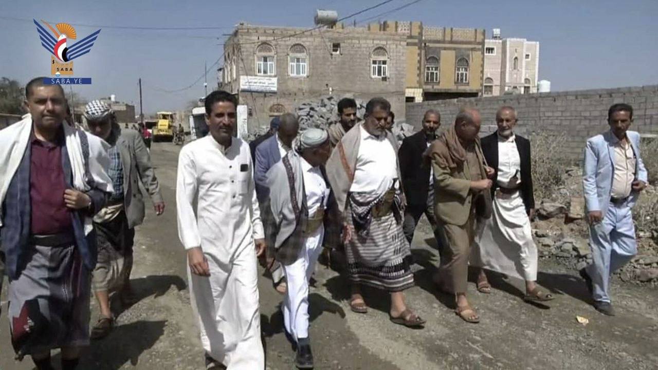 محافظ البيضاء يتفقد مشروع رصف شارع الشـ ـهيد العزاني بمديرية العرش الأحد، 17 شوال 1447هـ الموافق 05 أبريل 2026