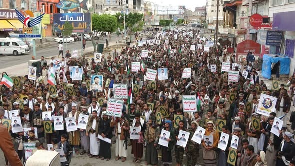 البيضاء.. مسـ ـيرات حاشدة تحت شعار "ثابتون مع فلسـ ـطين ولبنان وإيـ ـران.. وجاهـ ـزون لكل الخيارات" الجمعة، 08 شوال 1447هـ الموافق 27 مارس 2026